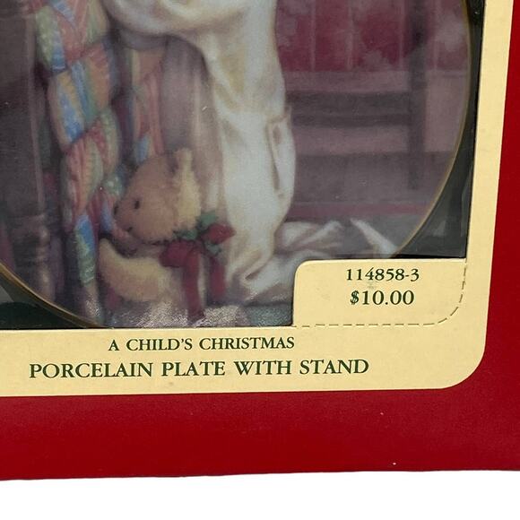A Child's Christmas Porcelain Plate With Stand Heirloom Collection - Picture 5 of 7
